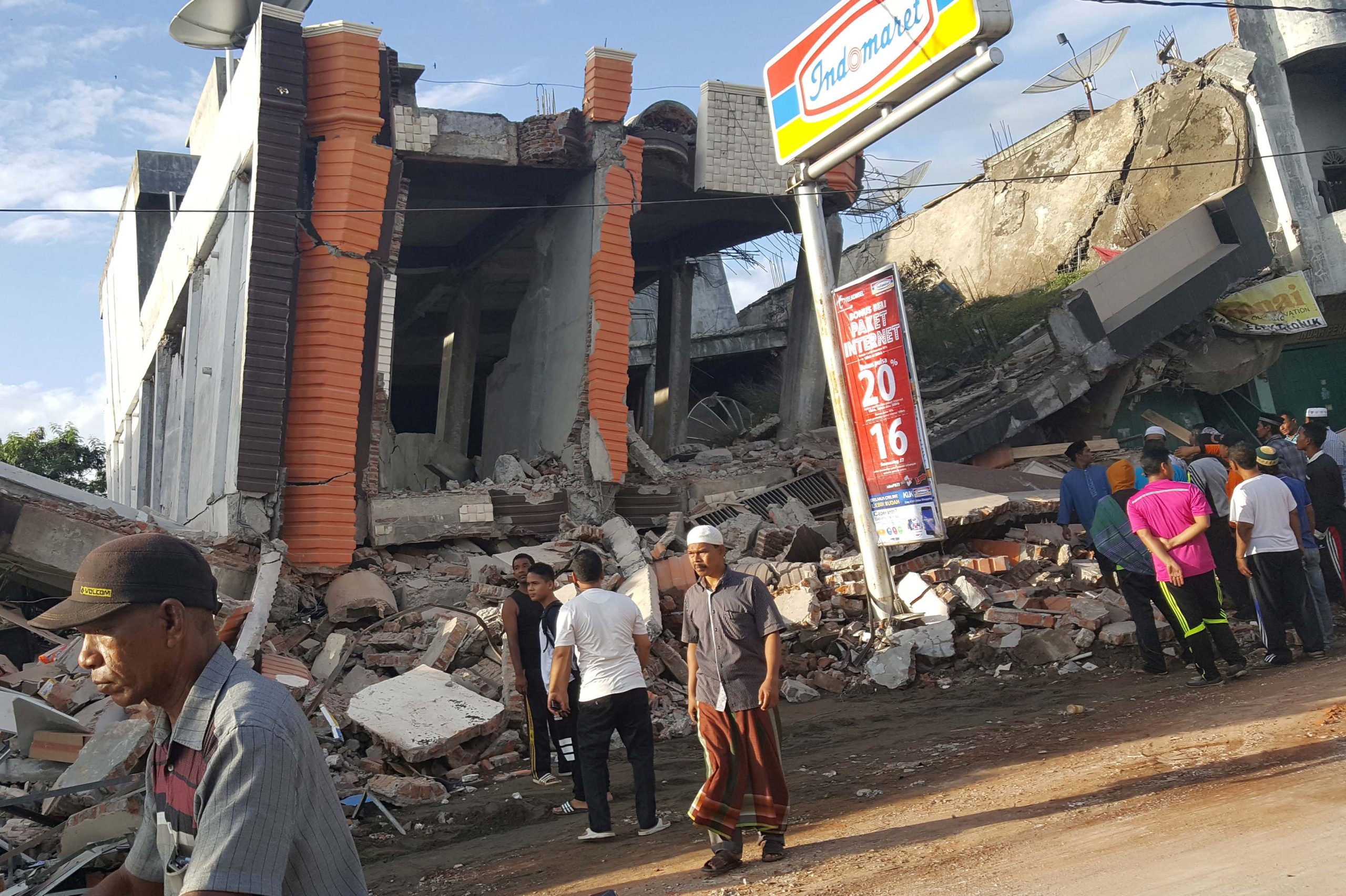 Plus de 90 morts après le séisme de 6,4 en Indonésie 4 Plus de 90 morts après le séisme de 6,4 en Indonésie - 3