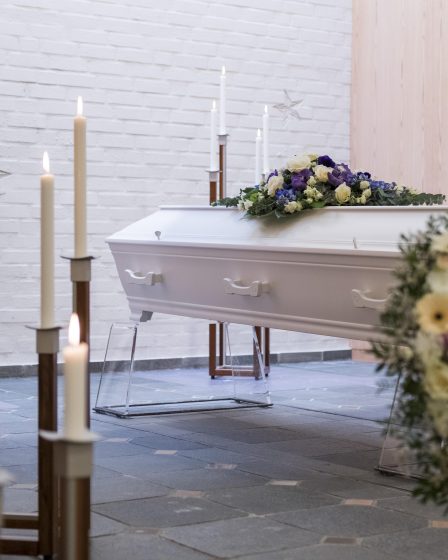 La chapelle pleine a dit au revoir à Jacob Hassan 2 La chapelle pleine a dit au revoir à Jacob Hassan - 1