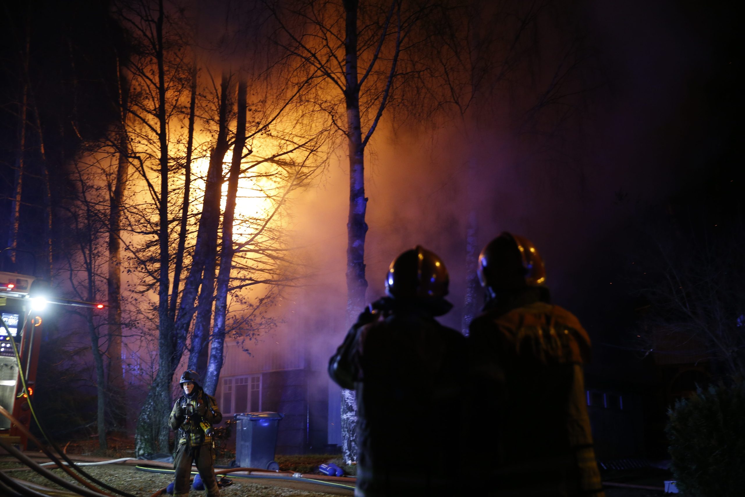 Un homme porté disparu et une femme blessée mortellement après un incendie 4 Un homme porté disparu et une femme blessée mortellement après un incendie - 3