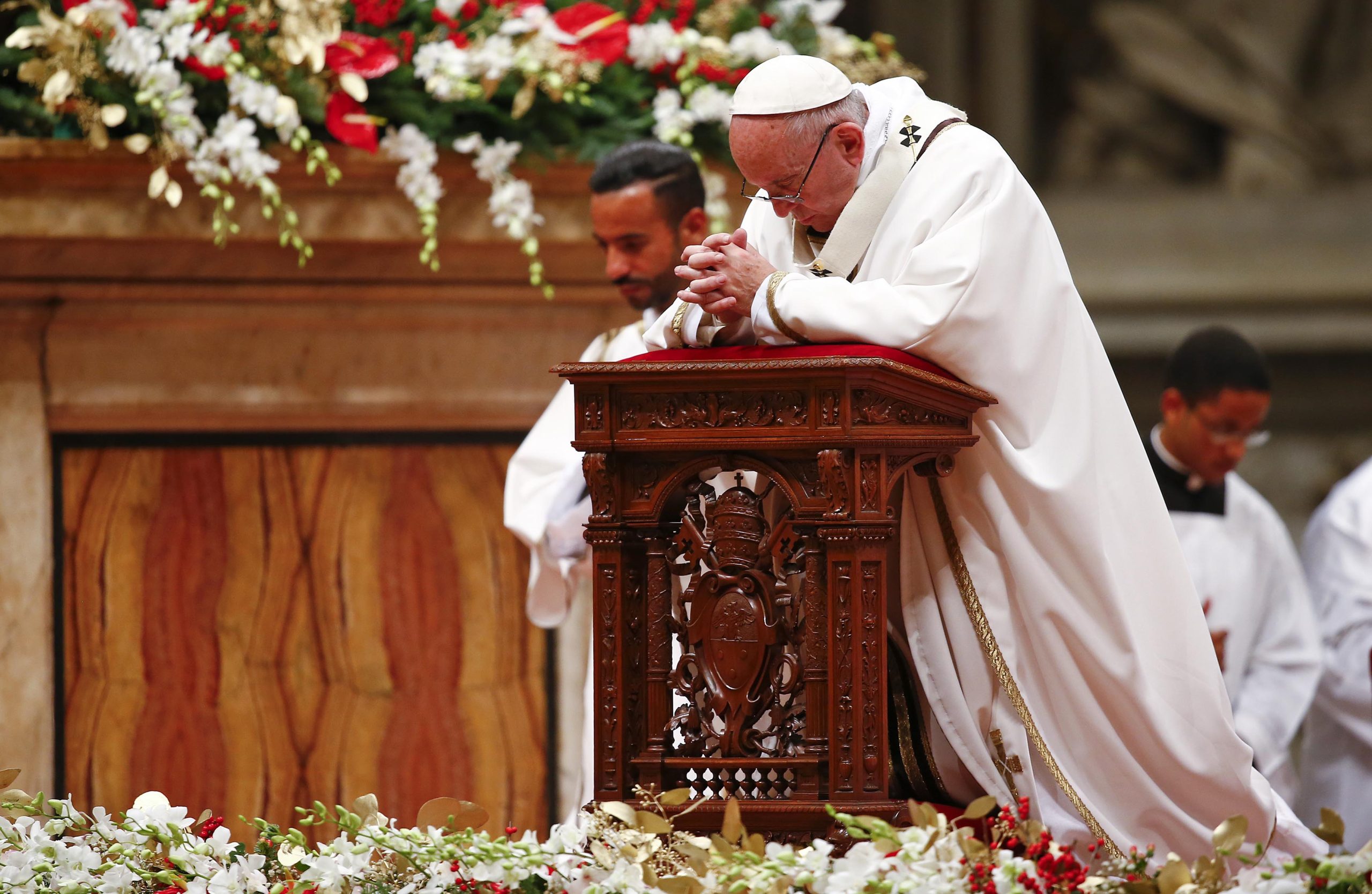 Le pape François dit que Dieu est caché dans l'ombre à Noël. 4 Le pape François dit que Dieu est caché dans l'ombre à Noël. - 3