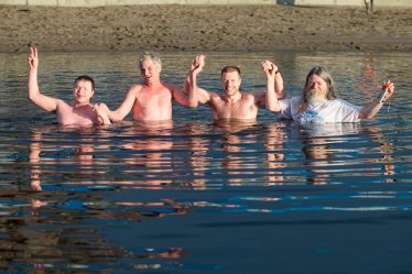 Commencer la nouvelle année avec une baignade glaciale - 20