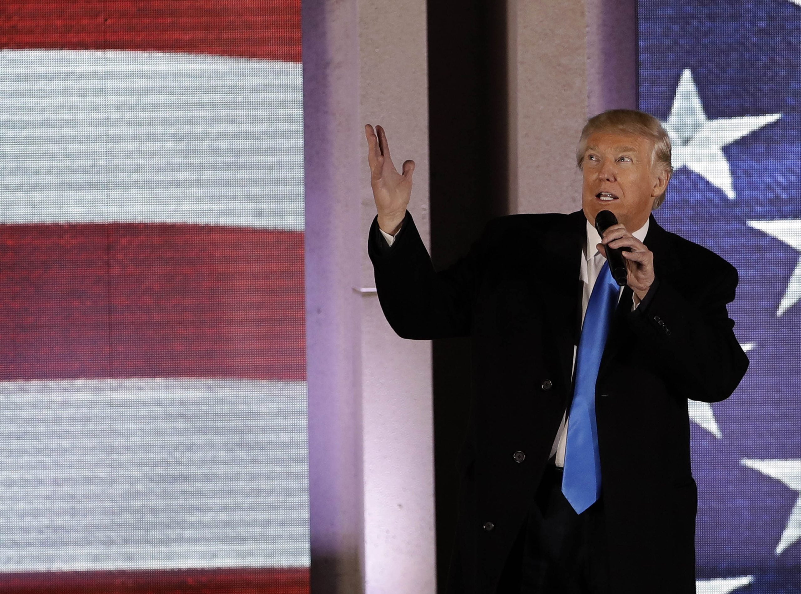 Trump promet d'unifier le peuple américain 4 Trump promet d'unifier le peuple américain - 3