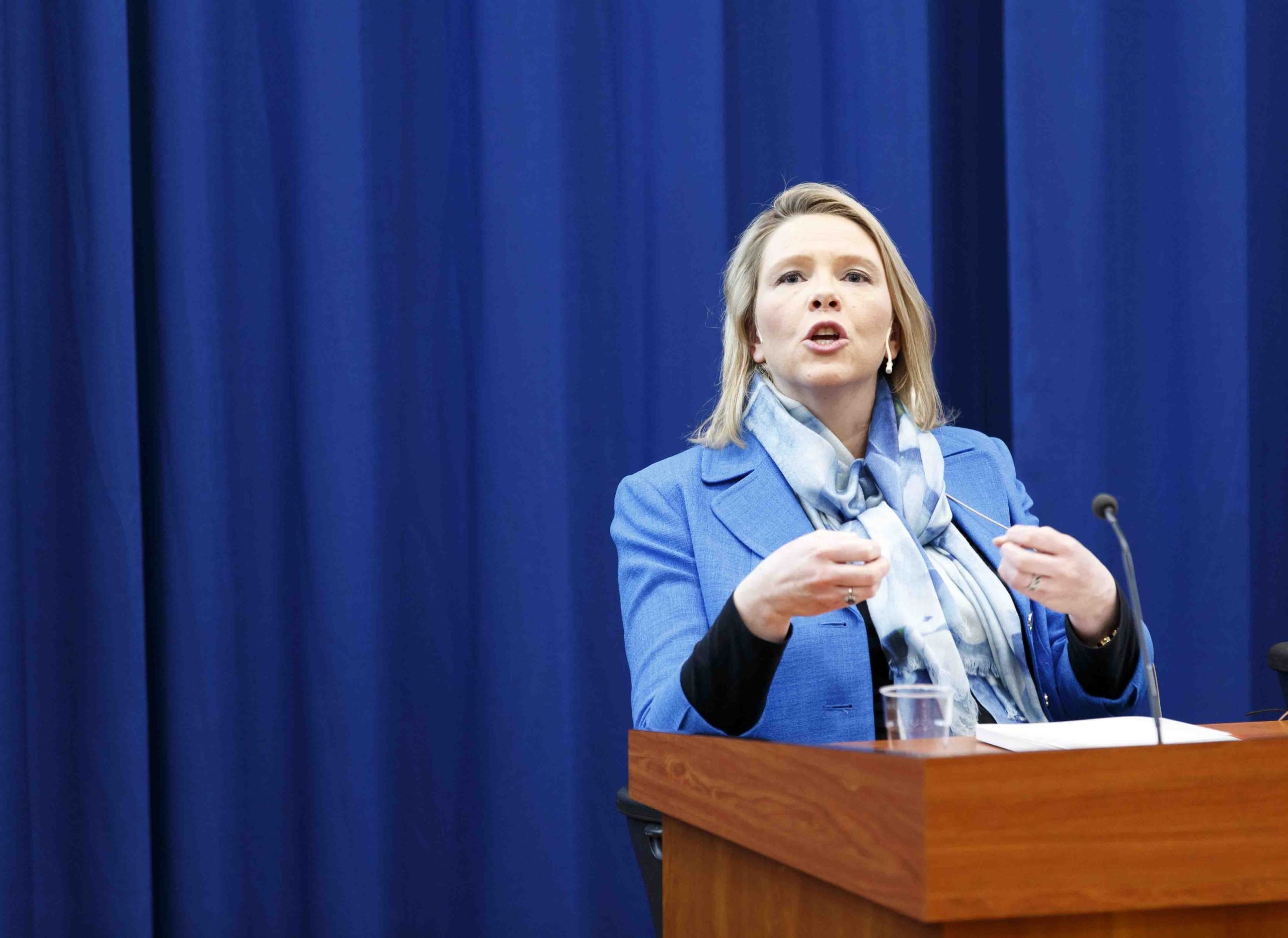 Près de la moitié de la population critique la gestion de l'immigration par le gouvernement 4 Près de la moitié de la population critique la gestion de l'immigration par le gouvernement - 3