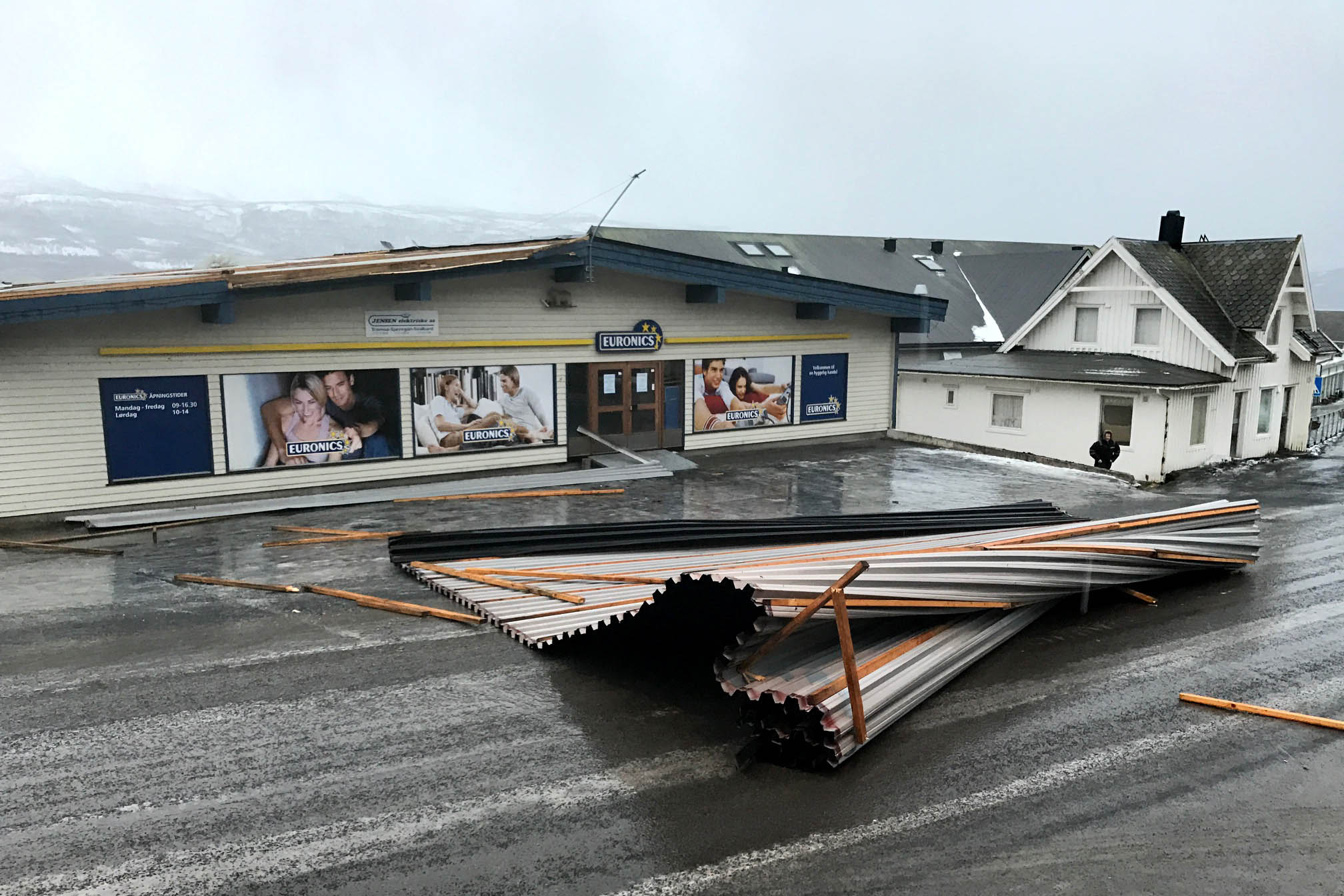 La tempête continue de faire rage dans le nord du pays 4 La tempête continue de faire rage dans le nord du pays - 3