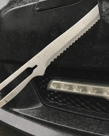 Un couteau à pain a empalé une voiture à Verdal - 1