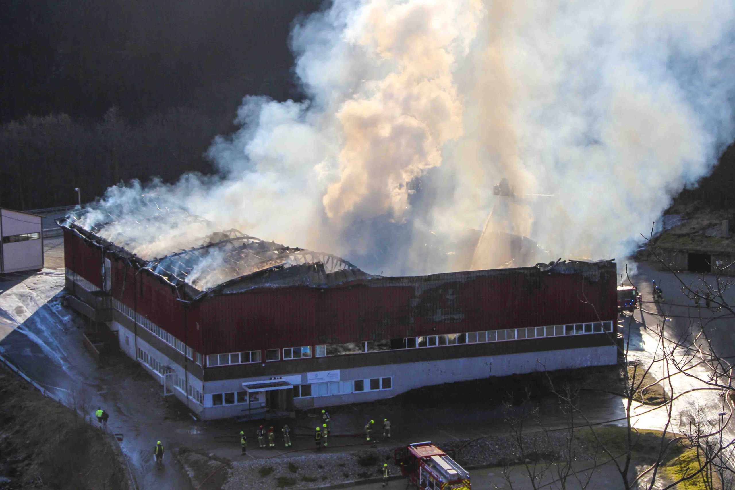 Centre sportif entièrement détruit dans un incendie à Bjerkreim dans le sud du Rogaland (Sør-Rogaland) 4 Centre sportif entièrement détruit dans un incendie à Bjerkreim dans le sud du Rogaland (Sør-Rogaland) - 3