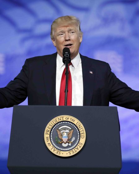 Trump intensifie la guerre contre les médias 14 Trump intensifie la guerre contre les médias - 13