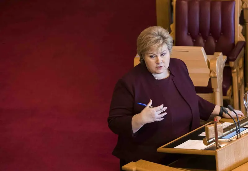 Erna Solberg estime que l'avortement d'un jumeau soulève des questions éthiques difficiles 4 Erna Solberg estime que l'avortement d'un jumeau soulève des questions éthiques difficiles - 3