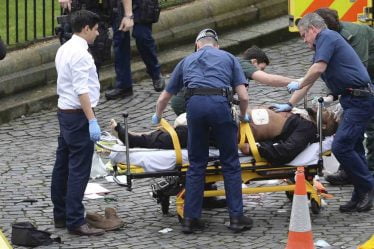 Quatre morts et vingt blessés dans ce que la police considère comme un attentat terroriste à Londres - 16
