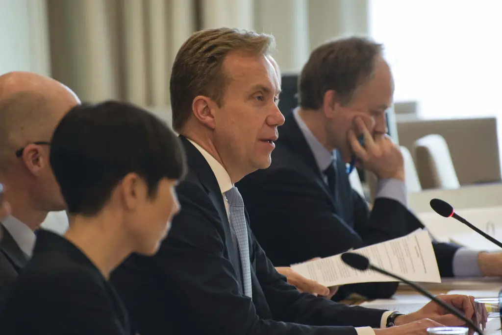 Le gouvernement colombien et l'ELN entament des négociations 4 Le gouvernement colombien et l'ELN entament des négociations - 3