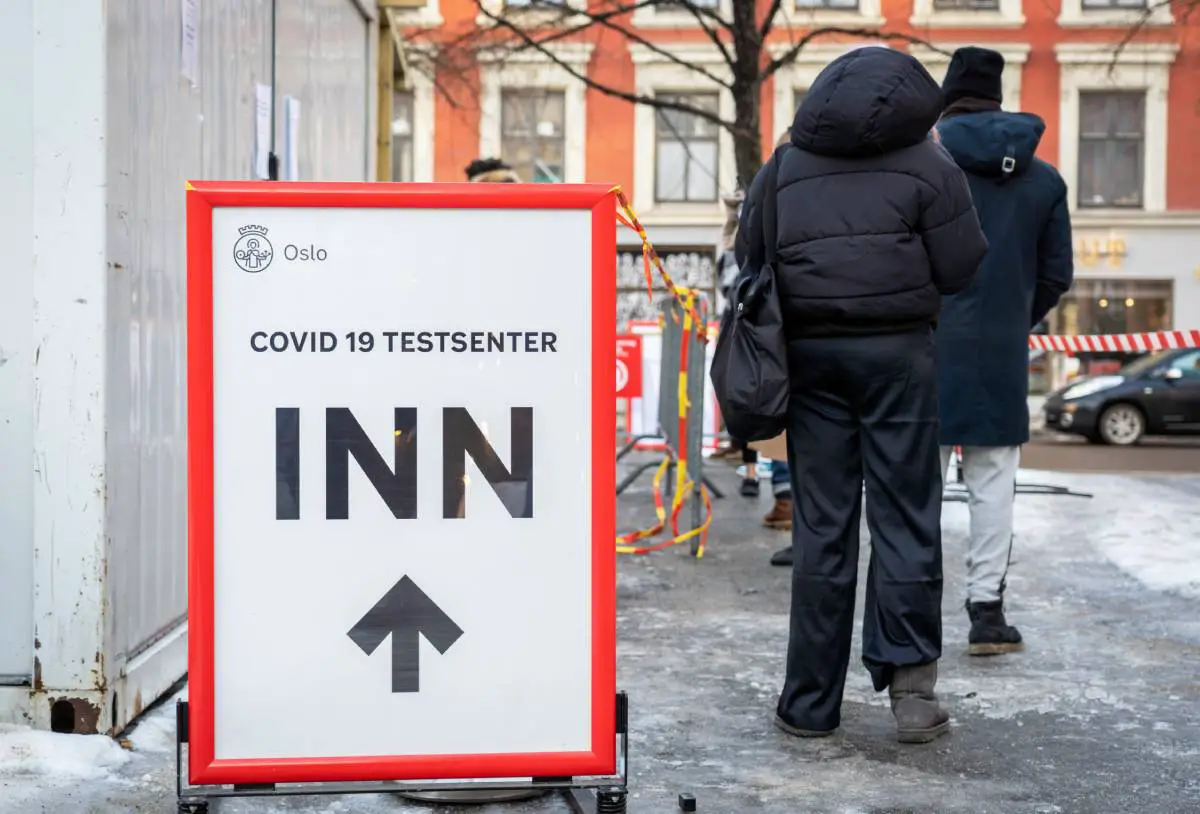 Mise à jour: 6 540 nouveaux cas de corona enregistrés en Norvège au cours des dernières 24 heures, nouveau record quotidien signalé à Oslo 4 Mise à jour: 6 540 nouveaux cas de corona enregistrés en Norvège au cours des dernières 24 heures, nouveau record quotidien signalé à Oslo - 3
