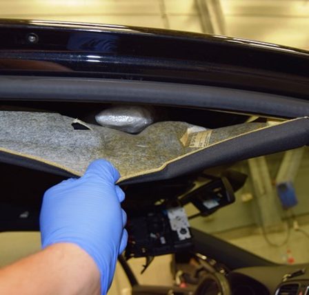 Deux kilos de cocaïne sur le toit 22 Deux kilos de cocaïne sur le toit - 21
