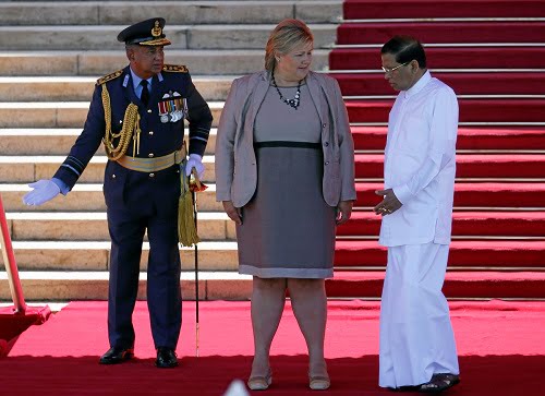 Erna visite le Sri Lanka 4 Erna visite le Sri Lanka - 3