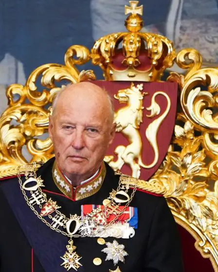 La ministre des Affaires étrangères Huitfeldt a été testée positive au corona le jour même où elle a rendu visite au roi Harald - le roi a des symptômes de rhume - 7