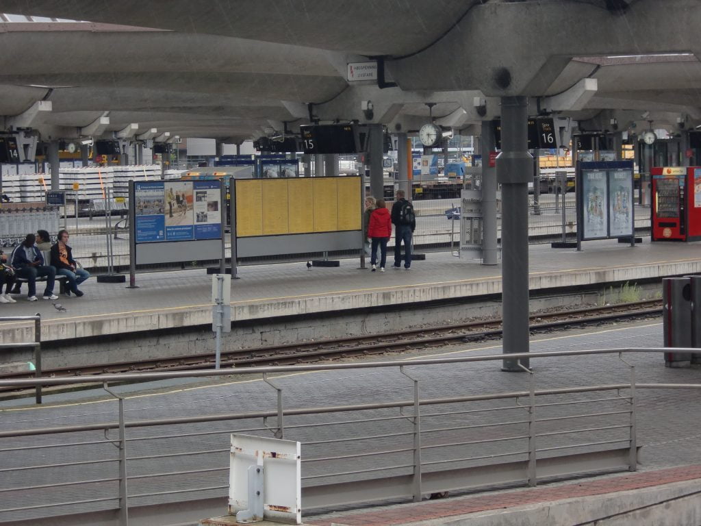 Le chaos des trains lundi affecte des dizaines de milliers de voyageurs 4 Le chaos des trains lundi affecte des dizaines de milliers de voyageurs - 3