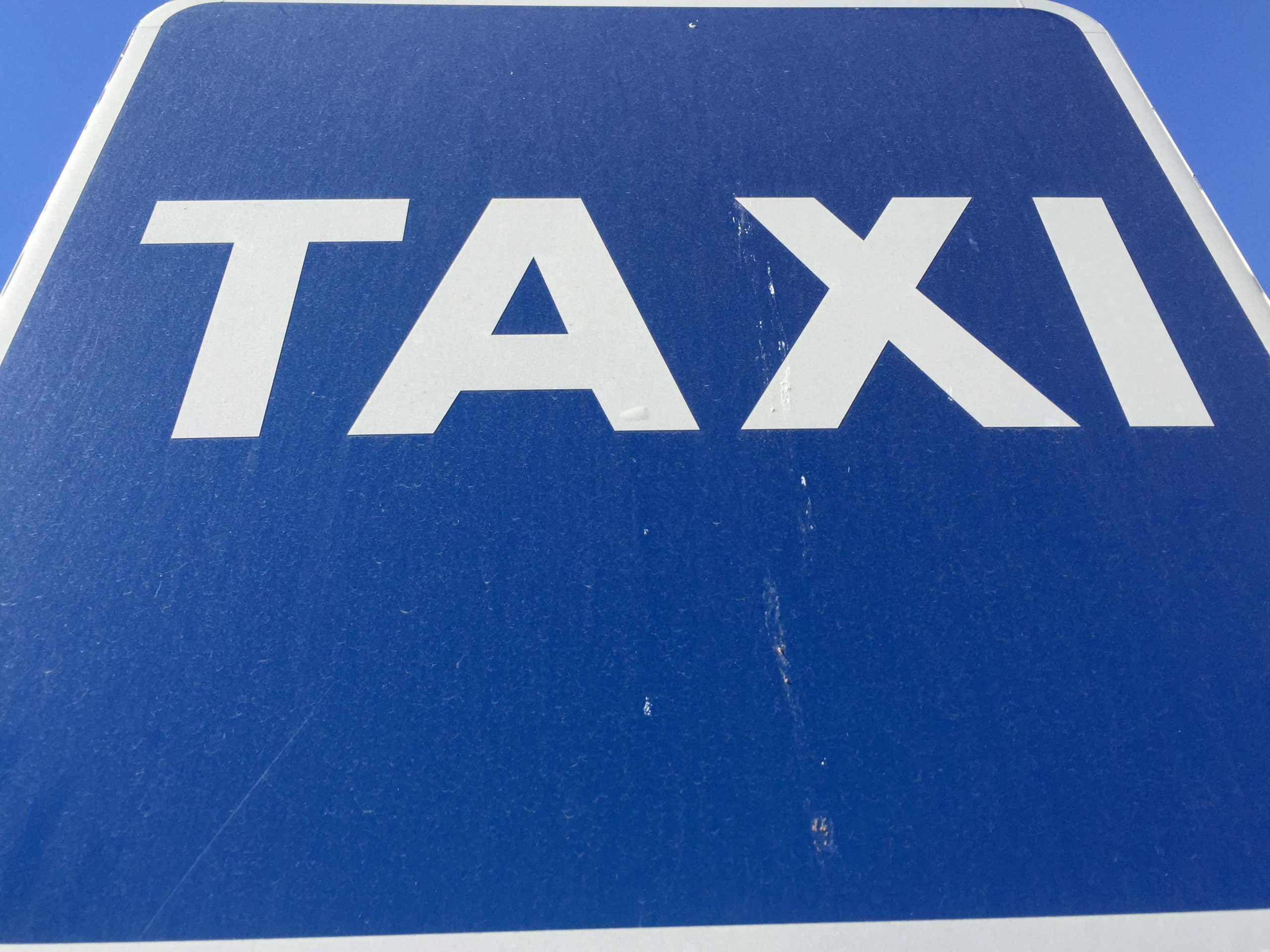 Un chauffeur de taxi arrêté pour avoir utilisé un pistolet paralysant 4 Un chauffeur de taxi arrêté pour avoir utilisé un pistolet paralysant - 3