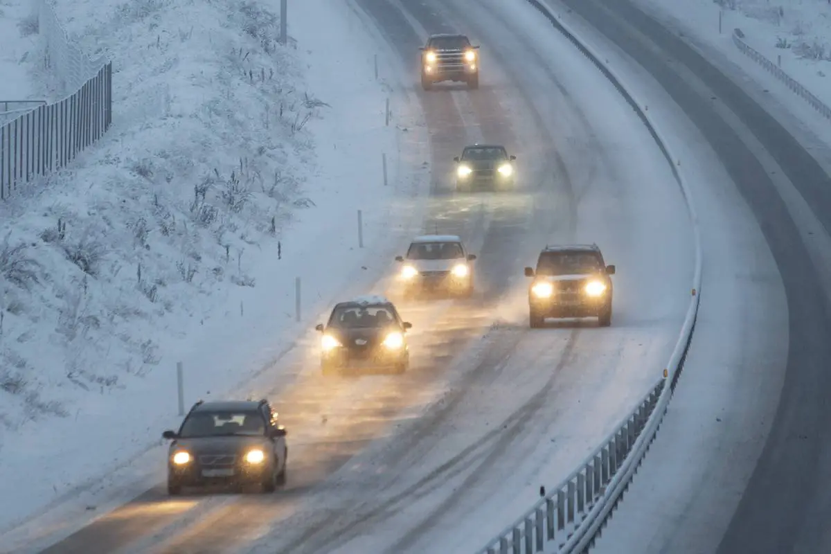 La police d'Agder avertit les conducteurs de faire attention à la neige et aux routes glissantes 4 La police d'Agder avertit les conducteurs de faire attention à la neige et aux routes glissantes - 3