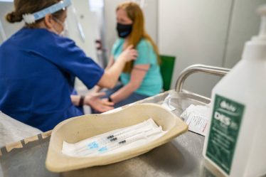 FHI: 80% de tous les Norvégiens ont reçu la première dose du vaccin corona - 16