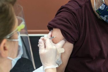 FHI norvégien : 70 000 personnes de plus de 65 ans n'ont pas encore reçu la troisième dose du vaccin corona - 18