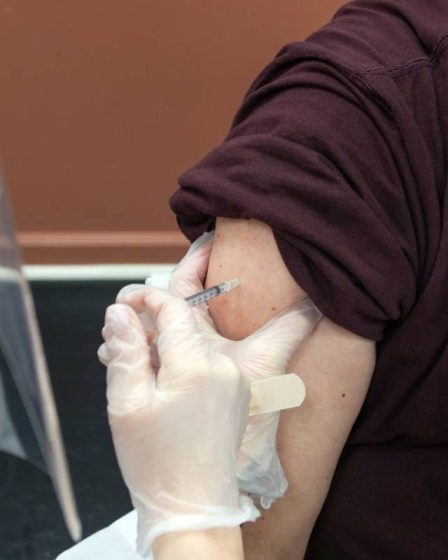 FHI norvégien : 70 000 personnes de plus de 65 ans n'ont pas encore reçu la troisième dose du vaccin corona - 19