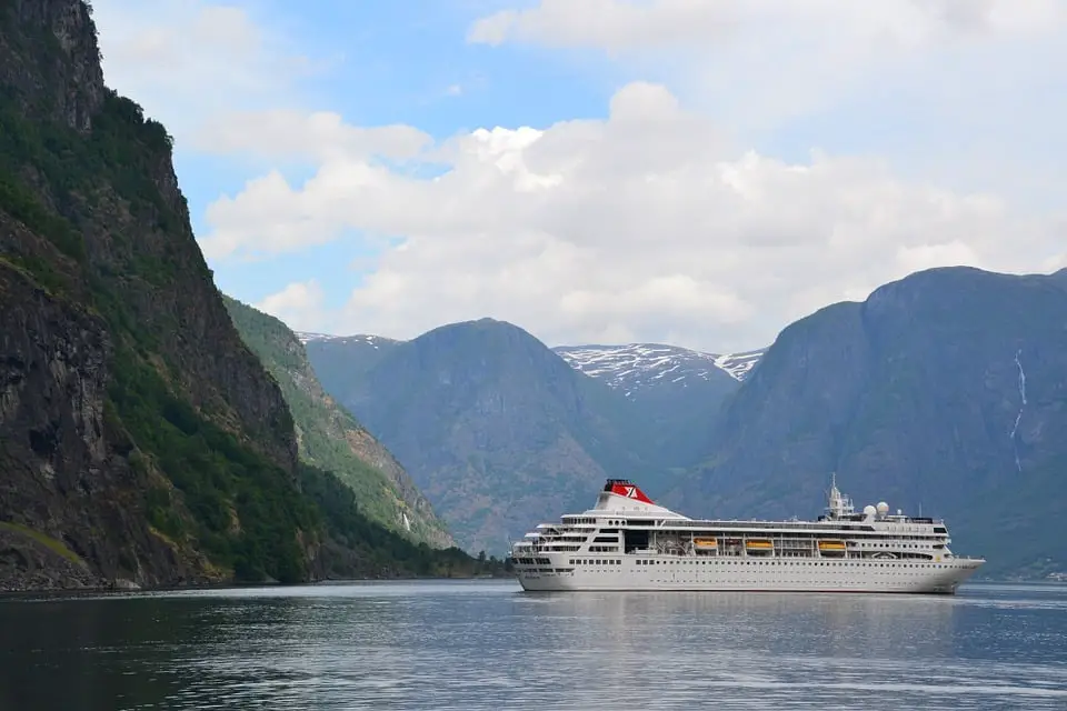 Holmås veut des exigences plus strictes pour l'industrie des croisières 4 Holmås veut des exigences plus strictes pour l'industrie des croisières - 3