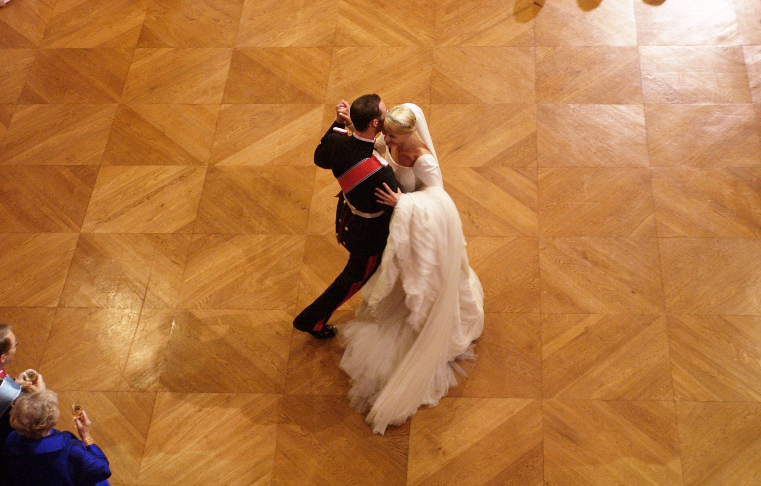 Anniversaire de mariage de cristal pour le prince héritier et la princesse 4 Anniversaire de mariage de cristal pour le prince héritier et la princesse - 3