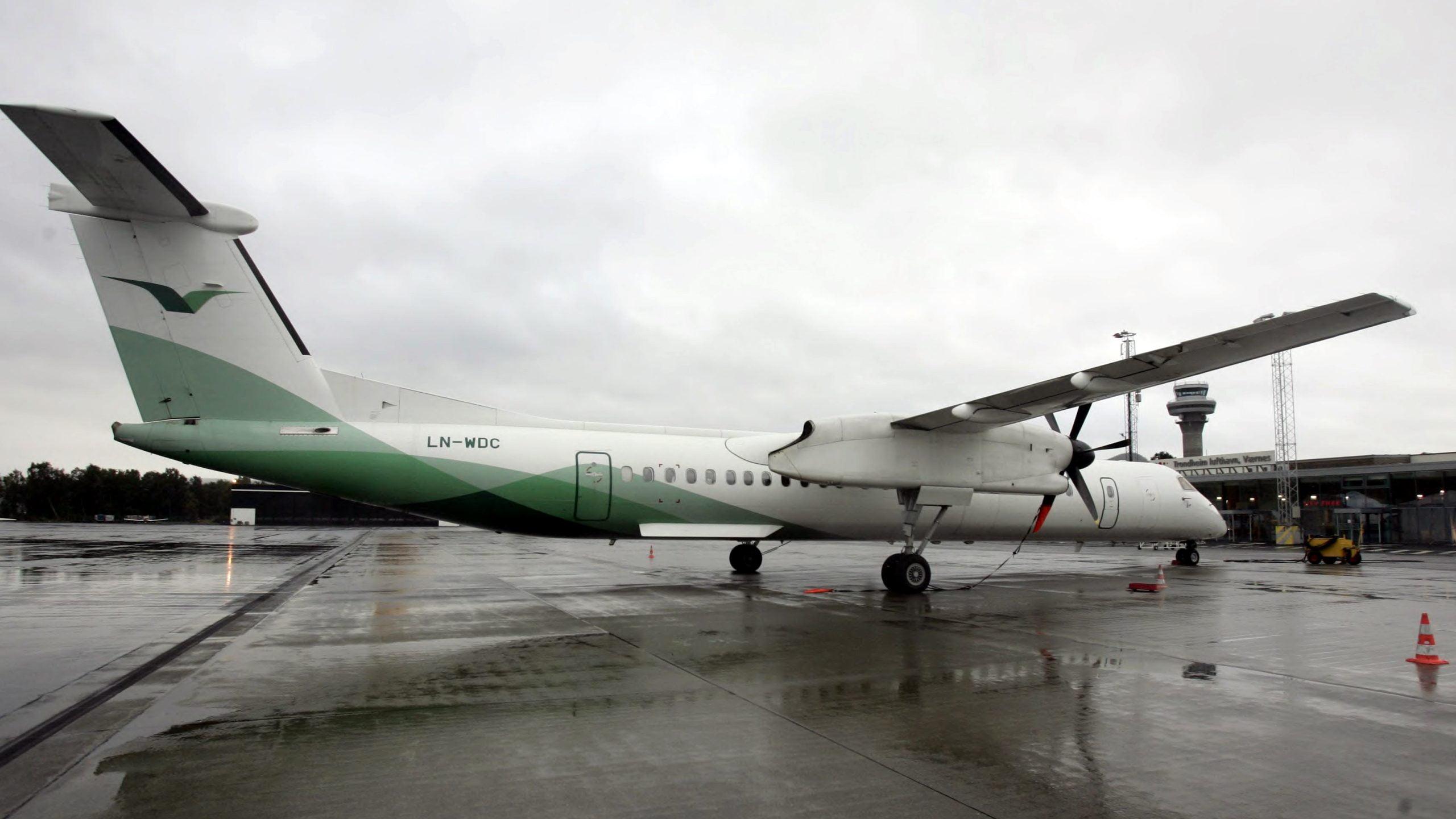 L'avion Widerøe a atterri à Bodø avec un moteur - 3