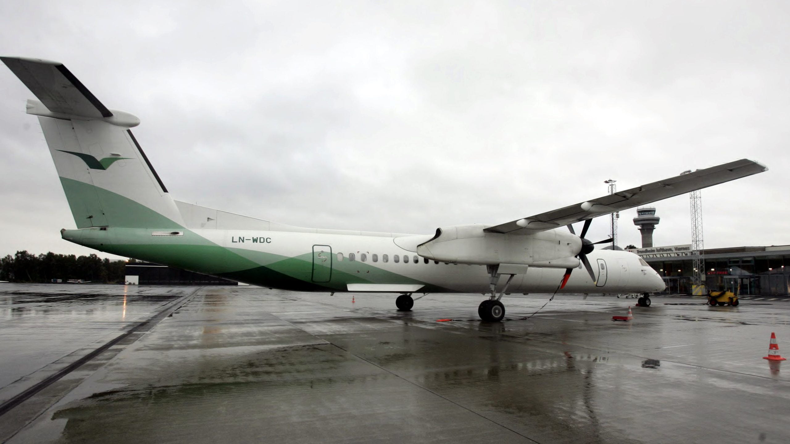 L'avion Widerøe a atterri à Bodø avec un moteur - 3