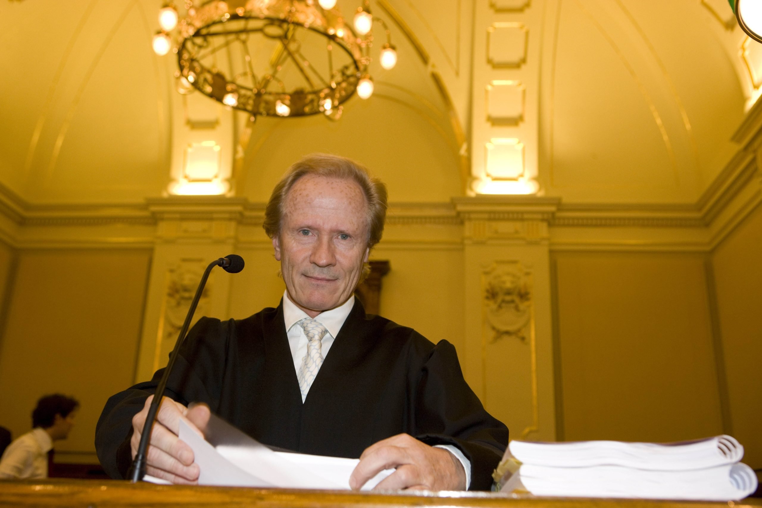 Un directeur de banque accusé de détournement de fonds 4 Un directeur de banque accusé de détournement de fonds - 3