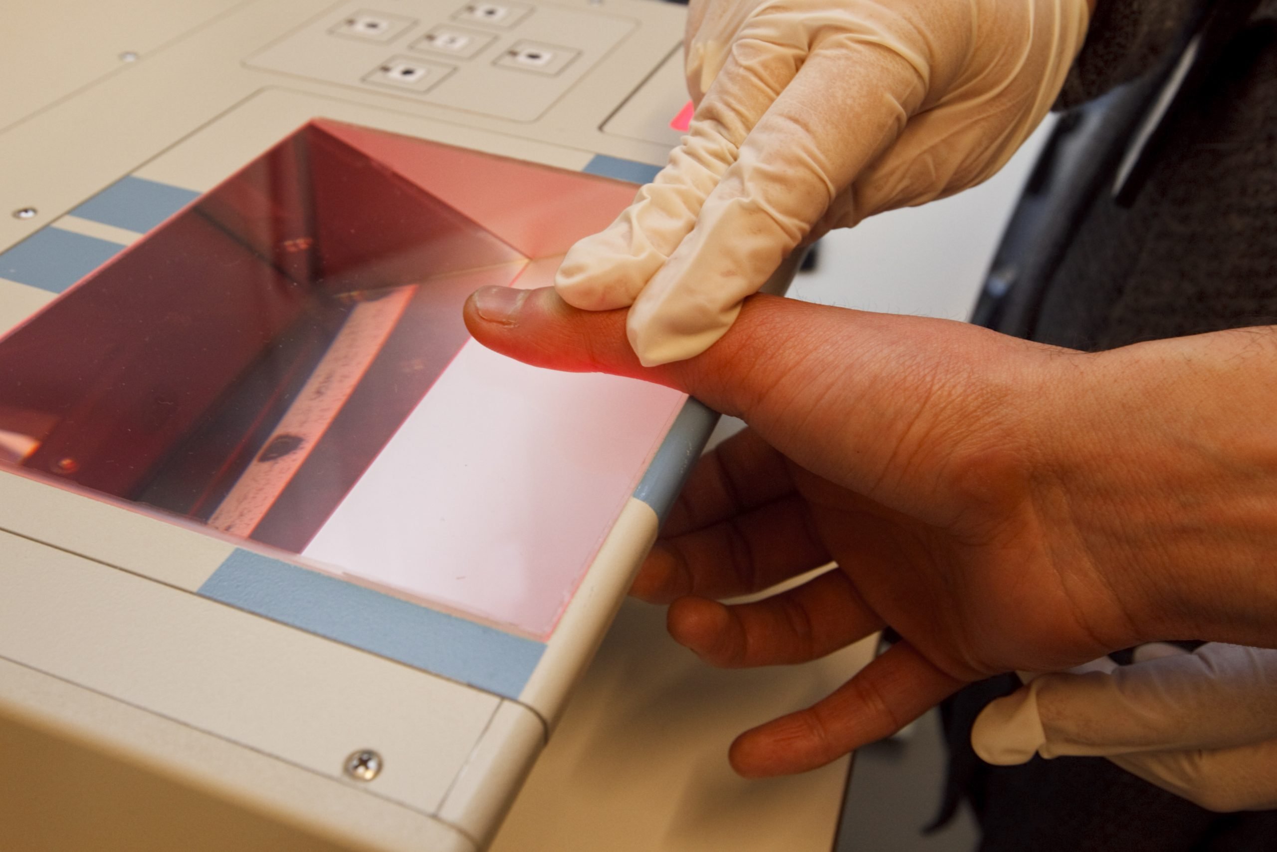 Plus de 3 000 demandeurs d'asile ne sont toujours pas entièrement enregistrés 4 Plus de 3 000 demandeurs d'asile ne sont toujours pas entièrement enregistrés - 3