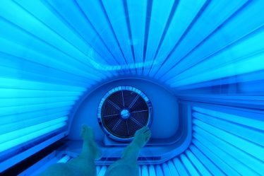 La Société du cancer critique les lits de bronzage publics - 18