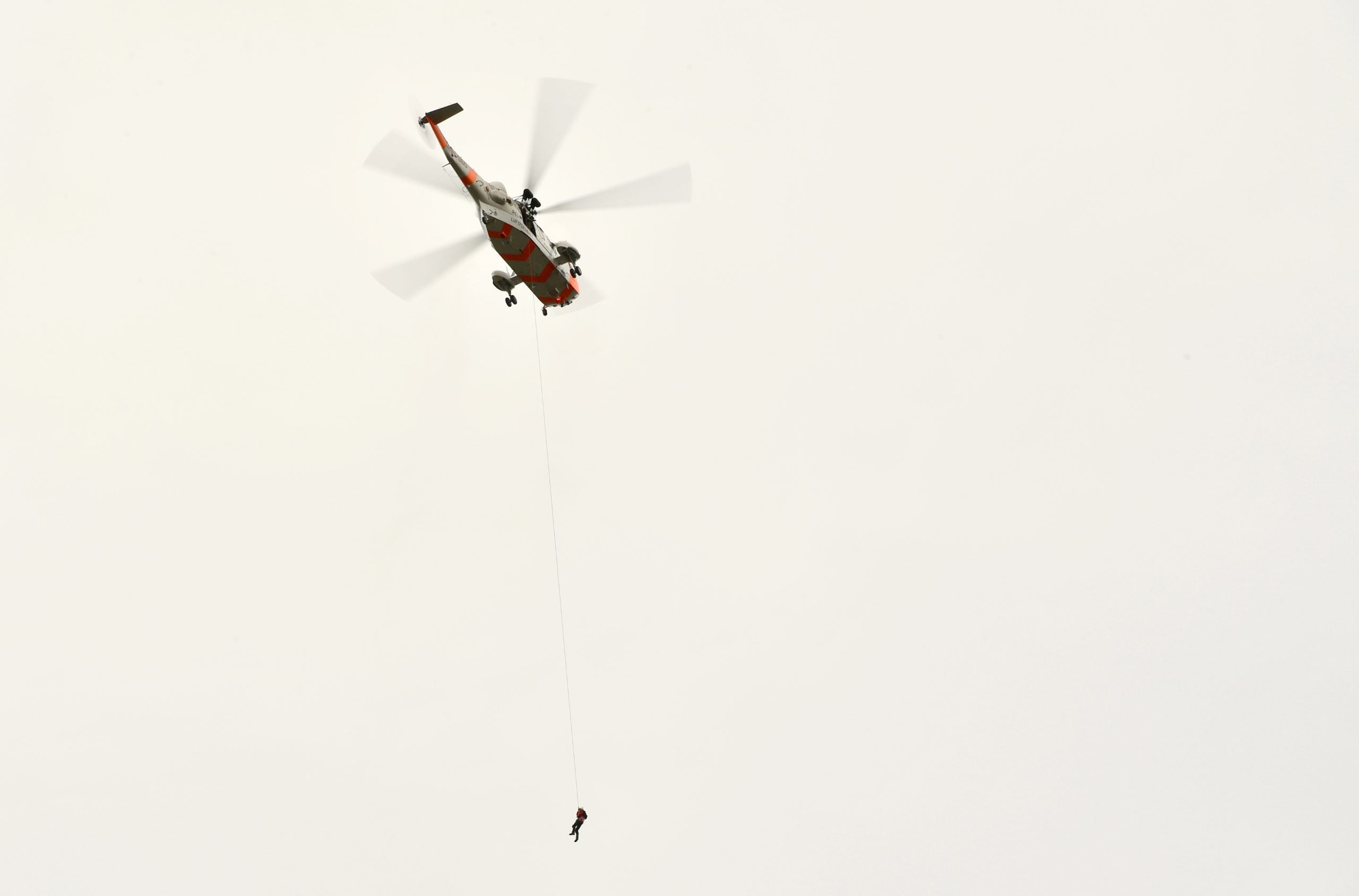 L'armée de l'air enquête sur une panne d'équipement sur un hélicoptère de sauvetage 4 L'armée de l'air enquête sur une panne d'équipement sur un hélicoptère de sauvetage - 3