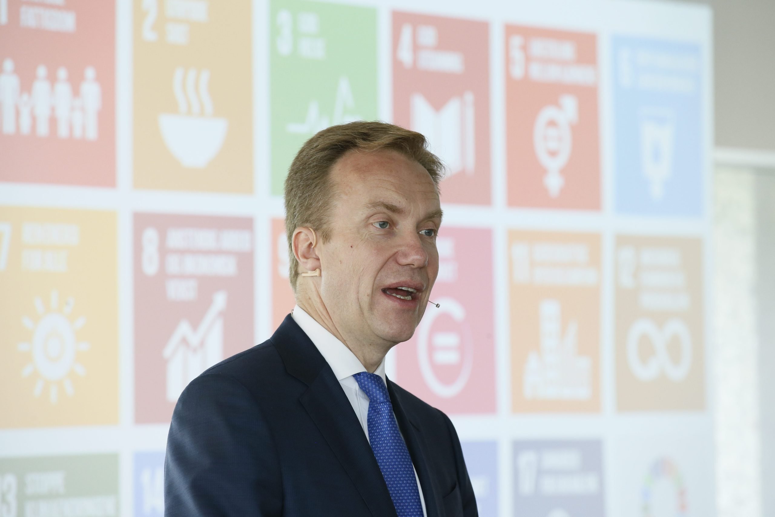 Brende pense que la surpêche et les déchets plastiques doivent être arrêtés 4 Brende pense que la surpêche et les déchets plastiques doivent être arrêtés - 3