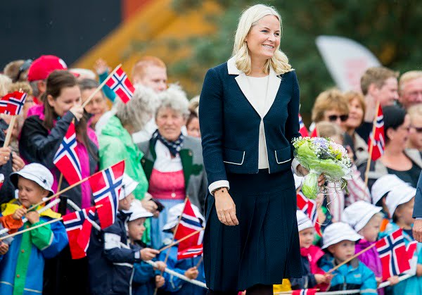 La princesse héritière met fin à la célébration de son 43e anniversaire 4 La princesse héritière met fin à la célébration de son 43e anniversaire - 3