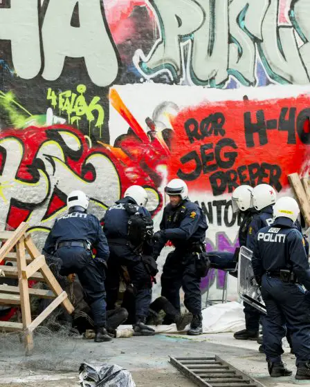 Oslo : 13 personnes prises dans une action policière contre des squatters à Hauskvartalet 29 Oslo : 13 personnes prises dans une action policière contre des squatters à Hauskvartalet - 28