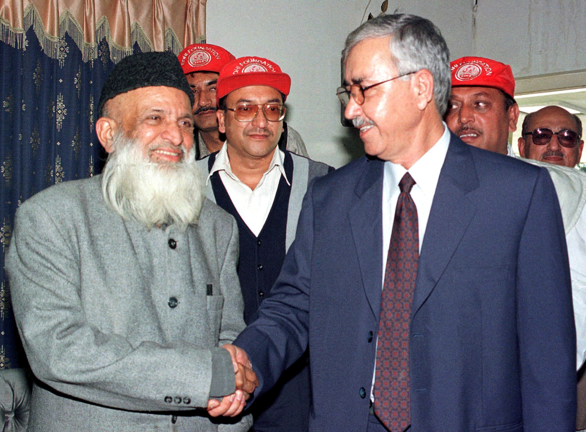 Le héros folklorique pakistanais Abdul Sattar Edhi (88 ans) est mort 4 Le héros folklorique pakistanais Abdul Sattar Edhi (88 ans) est mort - 3