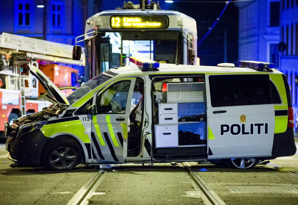 Un tramway est entré en collision avec une voiture de police - 3