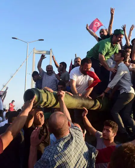 Ambassade de Turquie : un petit groupe dans l'armée était derrière le coup d'État 17 Ambassade de Turquie : un petit groupe dans l'armée était derrière le coup d'État - 16