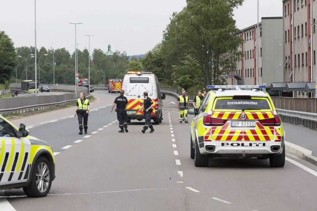 La police recherche deux personnes après une collision à Oslo 4 La police recherche deux personnes après une collision à Oslo - 3