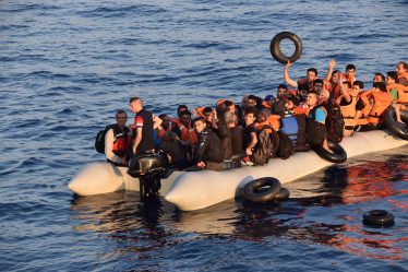 56 réfugiés secourus par un navire de sauvetage norvégien - 18