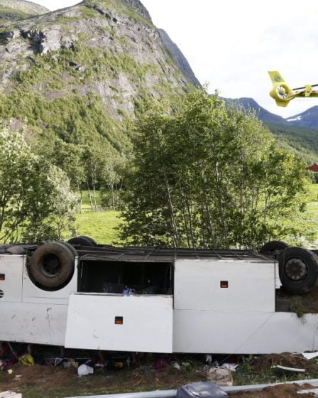Un mort dans un accident de bus dans l'ouest de la Norvège 5 Un mort dans un accident de bus dans l'ouest de la Norvège - 4