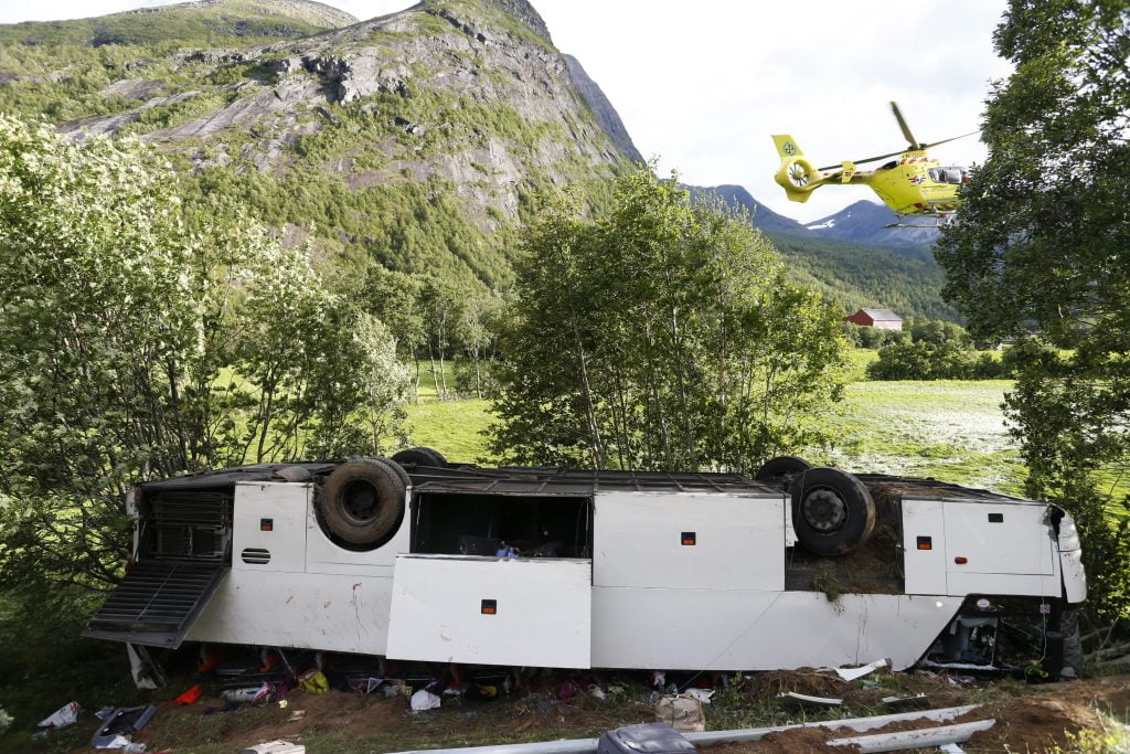 Un mort dans un accident de bus dans l'ouest de la Norvège 4 Un mort dans un accident de bus dans l'ouest de la Norvège - 3