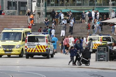 Des combats ont eu lieu devant la gare centrale d'Oslo dans le cadre d'une manifestation pour les victimes du terrorisme - 18