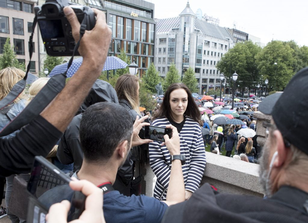 Des milliers de personnes ont manifesté pour les droits légaux des femmes 4 Des milliers de personnes ont manifesté pour les droits légaux des femmes - 3
