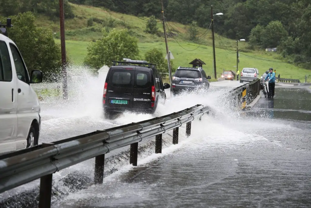 Record de précipitations sur plusieurs endroits de l'ouest de la Norvège 4 Record de précipitations sur plusieurs endroits de l'ouest de la Norvège - 3