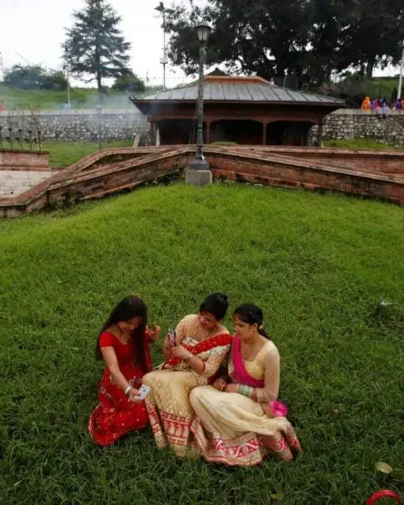 HRW : le Népal fait peu pour arrêter les mariages d'enfants 17 HRW : le Népal fait peu pour arrêter les mariages d'enfants - 16