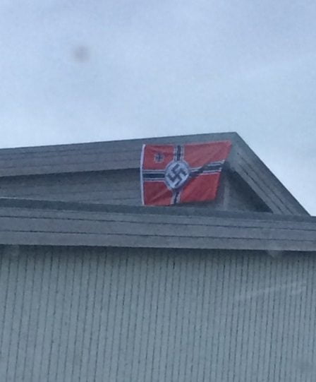 Je me suis réveillé avec le drapeau nazi sur les bâtiments publics de Nesna 23 Je me suis réveillé avec le drapeau nazi sur les bâtiments publics de Nesna - 22