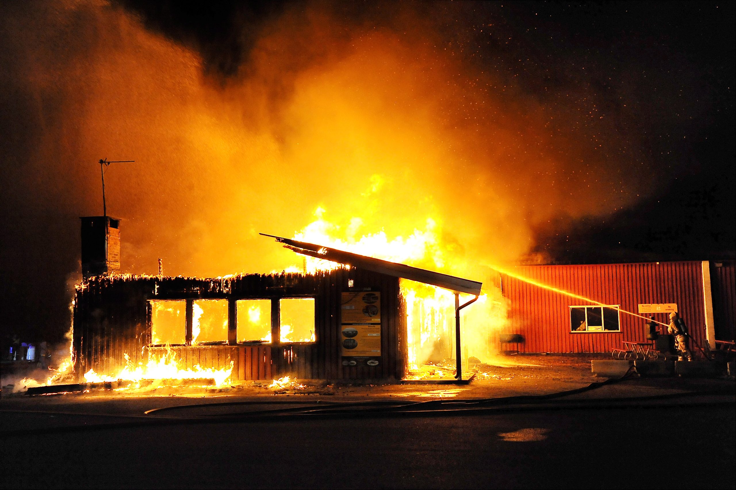 Plusieurs avions perdus dans un incendie à l'aéroport de Skien Geiteryggen 4 Plusieurs avions perdus dans un incendie à l'aéroport de Skien Geiteryggen - 3