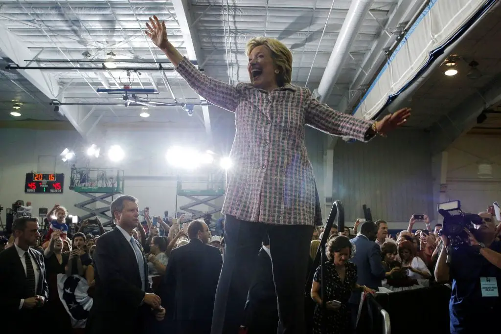 Clinton en tête des sondages après un récent débat télévisé 4 Clinton en tête des sondages après un récent débat télévisé - 3