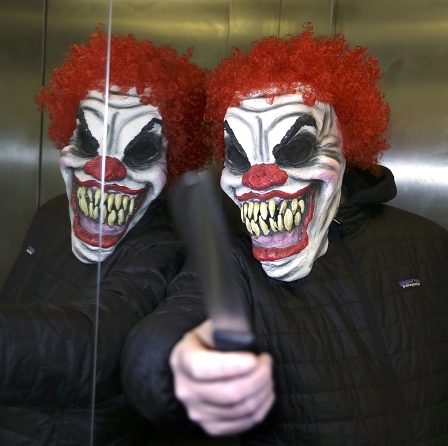 Les magasins de jouets retirent les costumes de clown de leurs magasins 19 Les magasins de jouets retirent les costumes de clown de leurs magasins - 18